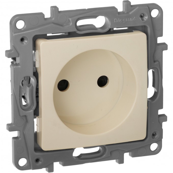 Розетка LEGRAND 2К со шторками немецкий стандарт винтовые зажимы 16 А 250 В Etika слоновая кость 672334