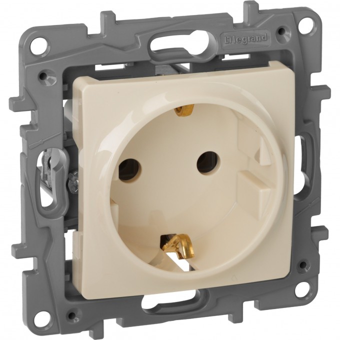 Розетка LEGRAND 2К+З немецкий стандарт 16 А 250 В Etika слоновая кость 672321
