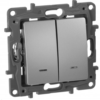 Выключатель/переключатель LEGRAND Etika Plus двухклавишный с подсветкой 10 A 250 В алюминий Выключатель/переключатель LEGRAND Etika Plus двухклавишный с подсветкой 10 A 250 В алюминий