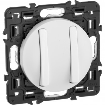 Выключатель LEGRAND Celiane двухклавишный 1-полюсный с тонкими клавишами белый Выключатель LEGRAND Celiane двухклавишный 1-полюсный с тонкими клавишами белый